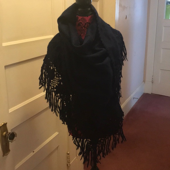 Cozy and Soft Oversized Scarf - Picture 2 of 6